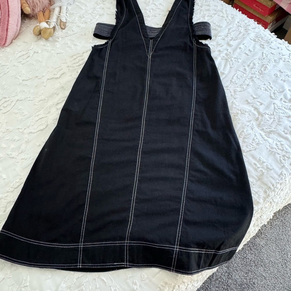 Size M Navy Blue - cut out - dress with pockets